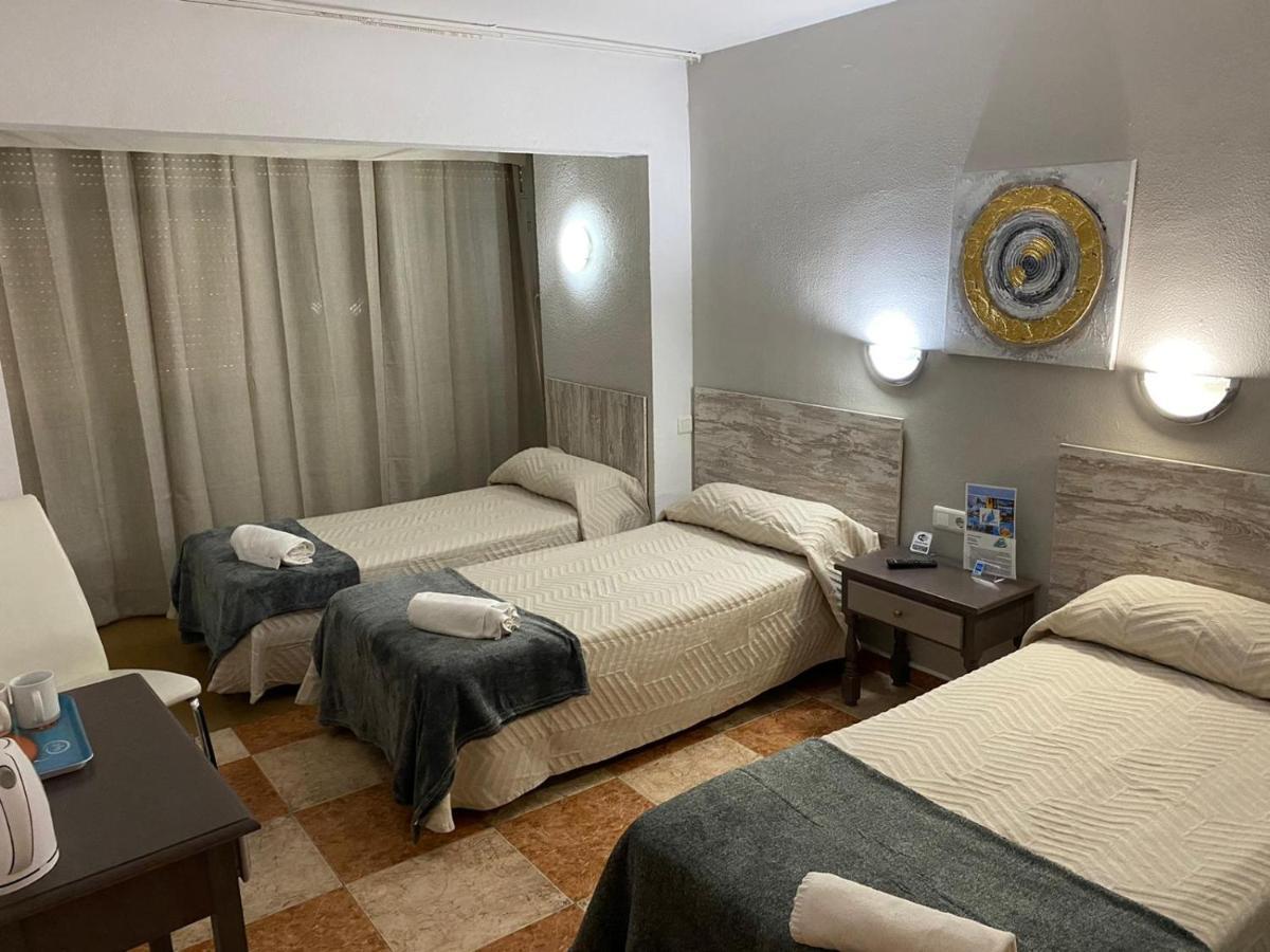 Virgen Del Rocio II Hotel Torremolinos Luaran gambar