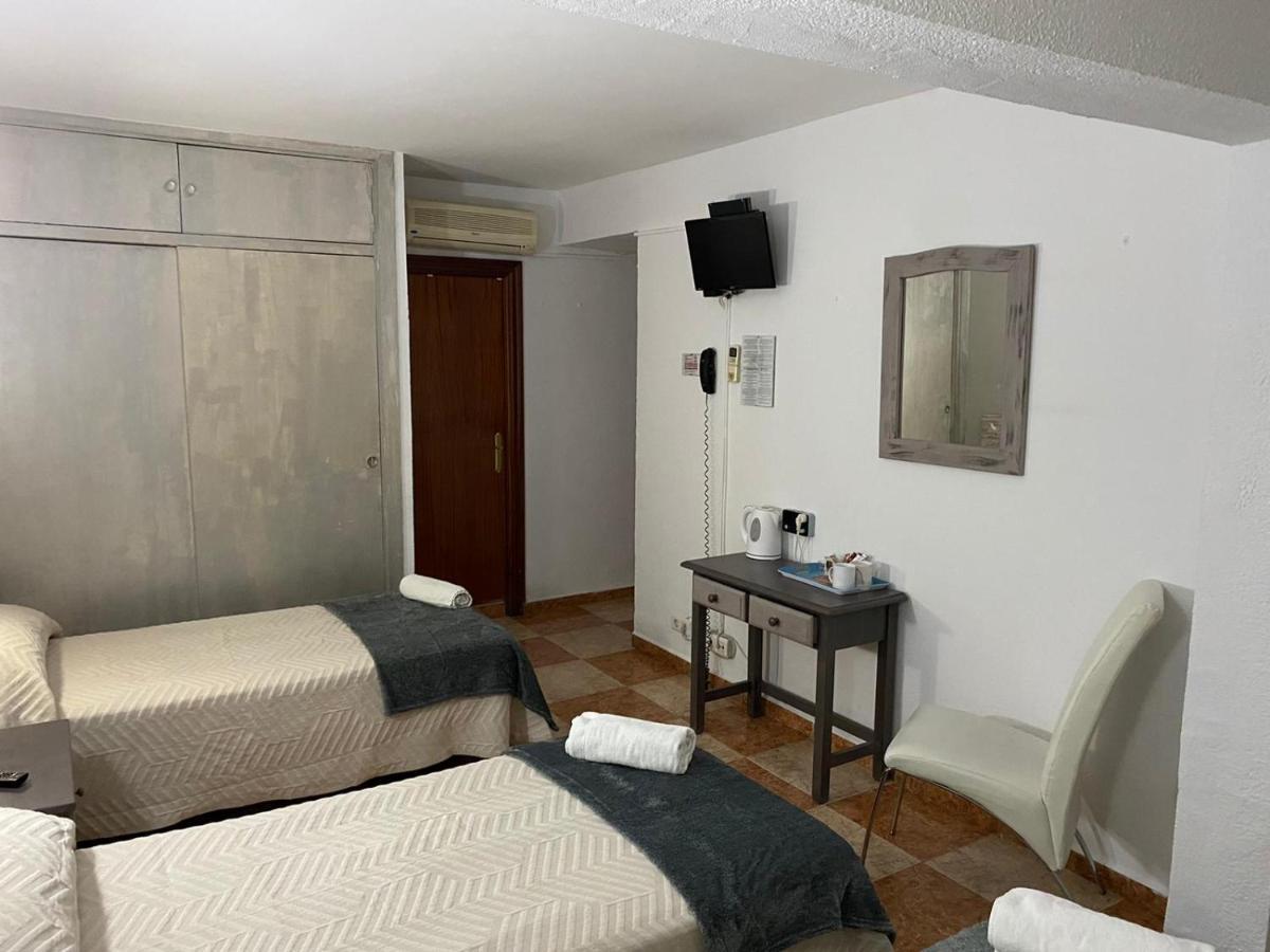 Virgen Del Rocio II Hotel Torremolinos Luaran gambar