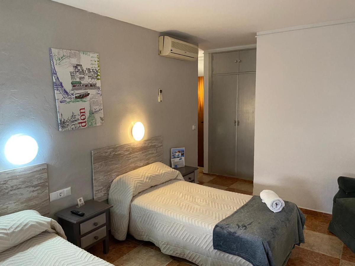 Virgen Del Rocio II Hotel Torremolinos Luaran gambar